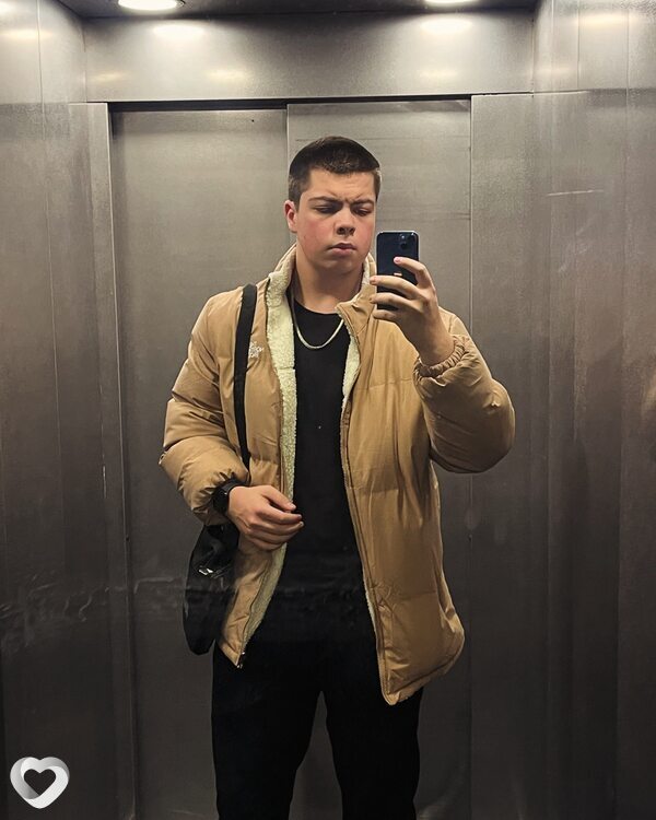 Алессандро, 21, Санкт-Петербурге — анкета №1071253