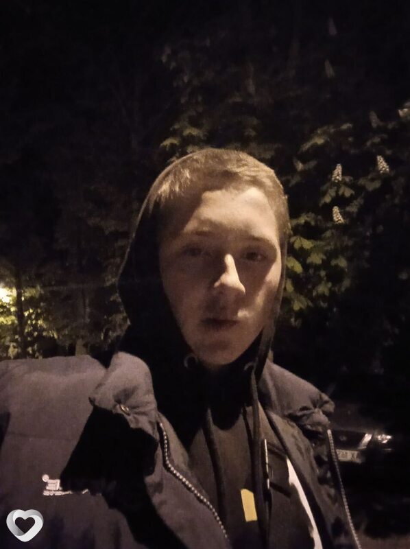 Максим, 21, Харькове — анкета №1071889