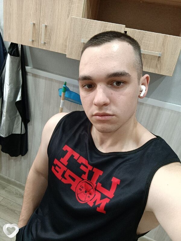Боря, 21, Ярославле — анкета №1073094