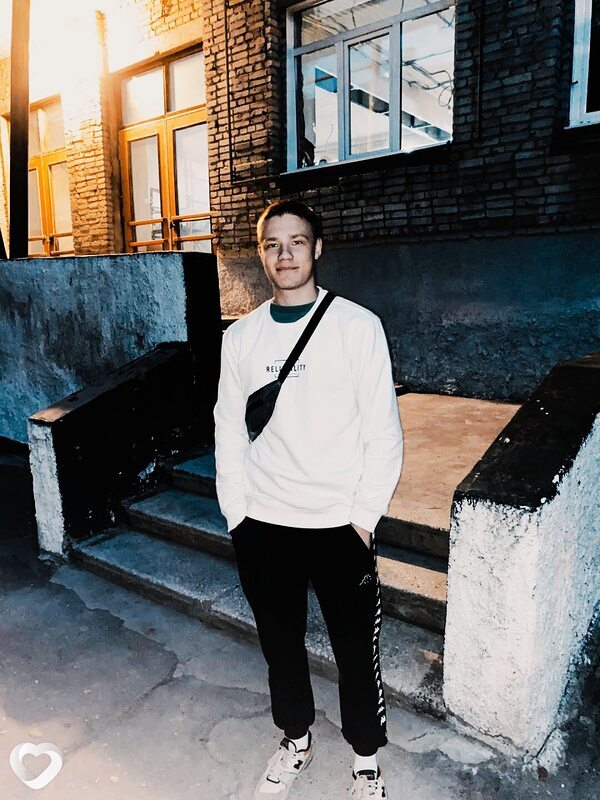 Артём, 21, Москве — анкета №1073390