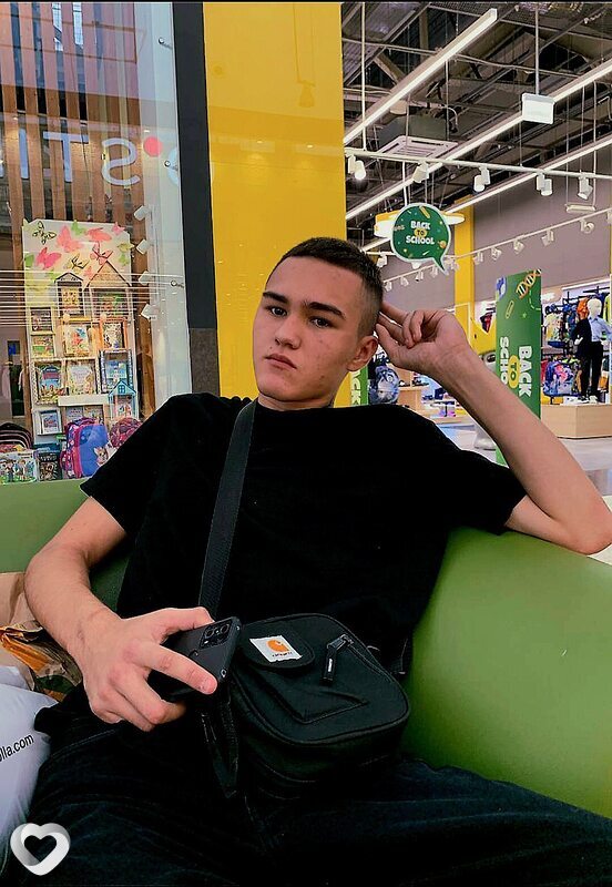 Артур, 21, Самаре — анкета №1075623