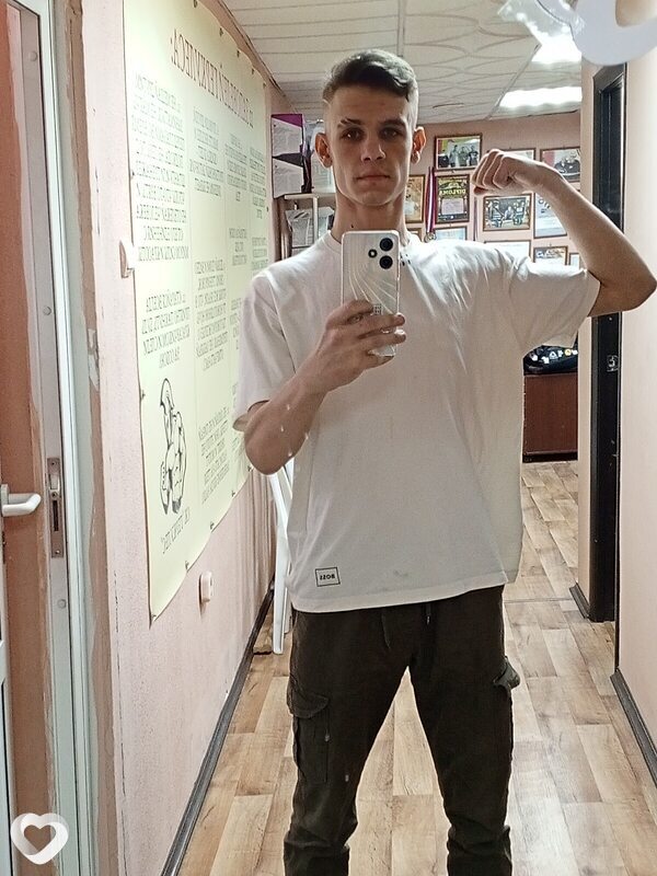Александр, 28, Миассе — анкета №1079943
