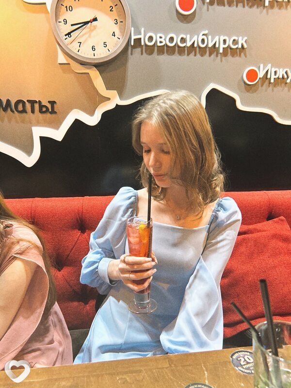 Арина, 21, Нижневартовске — анкета №1083342