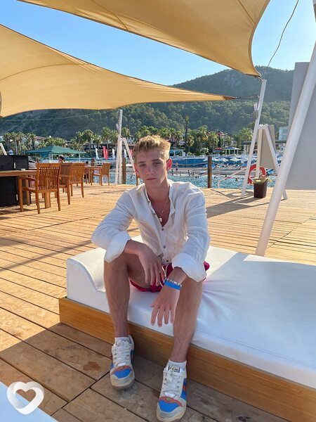 Дмитрий, 21, Москве — анкета №1084640