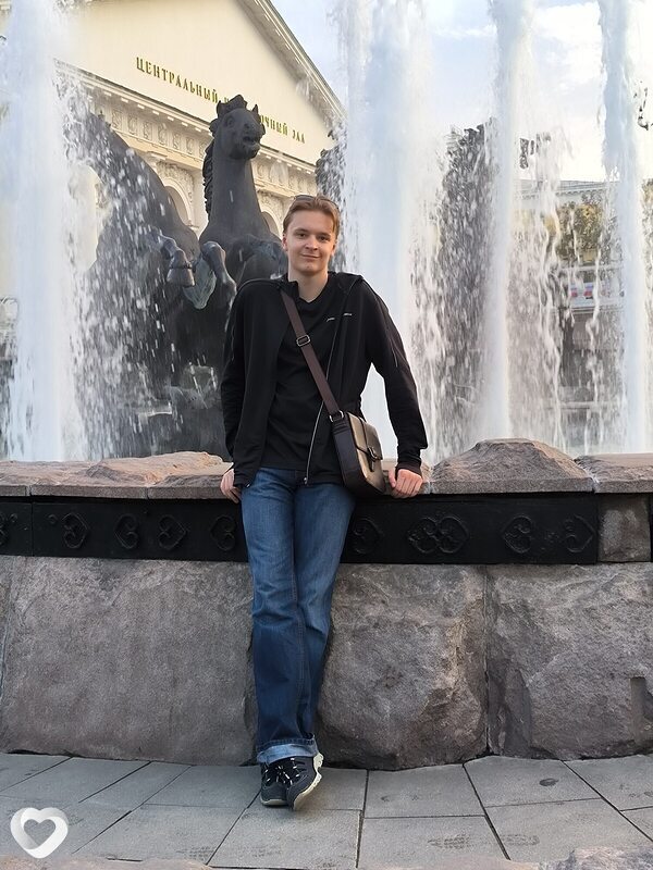 Александр, 21, Москве — анкета №1088021