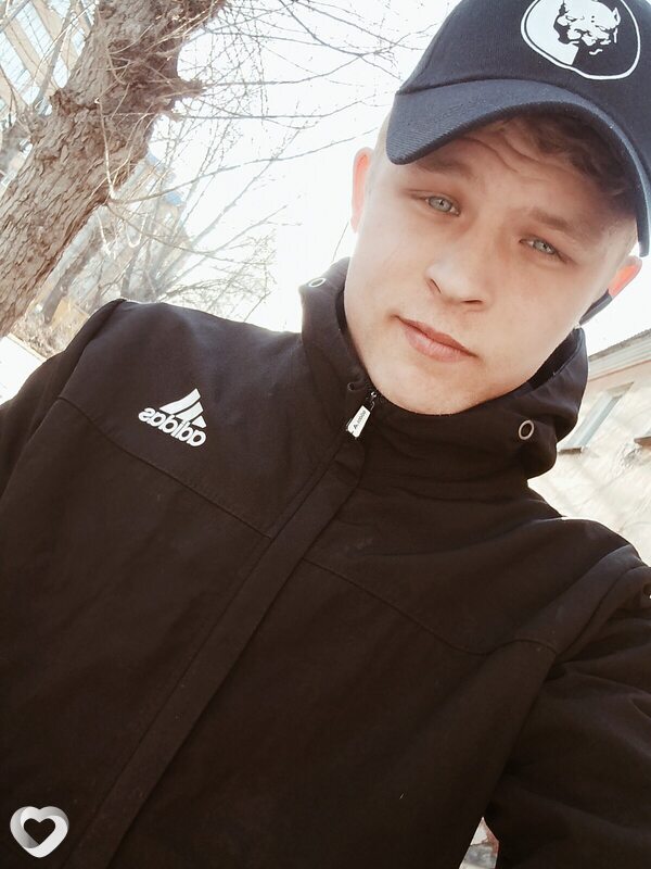 Кирилл, 21, Новоалтайске — анкета №1089349