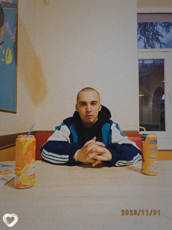 Артём, 22, Симферополе — анкета №1089538