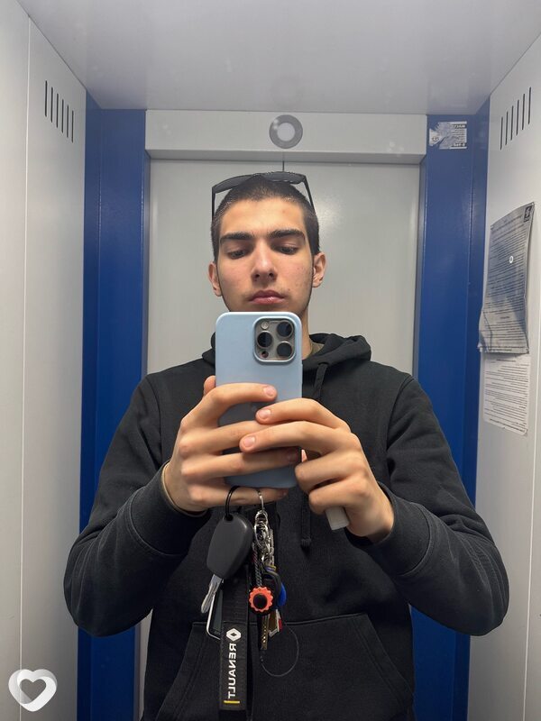 Илья, 20, Саратове — анкета №1094950
