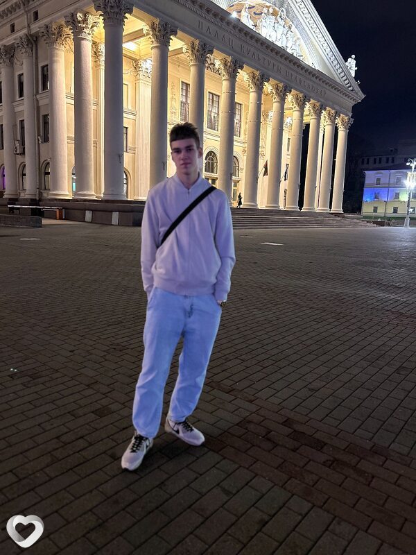 Максим, 20, Минске — анкета №1095246