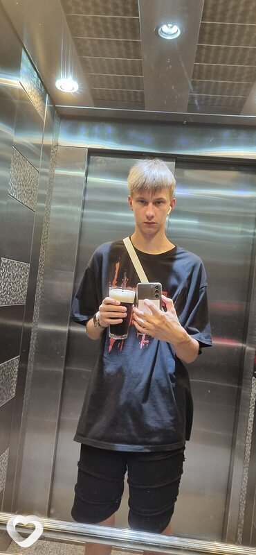 Артём, 20, Воронеже — анкета №1096711