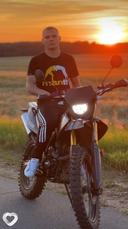 Андрей, 22, Бресте — анкета №1099140