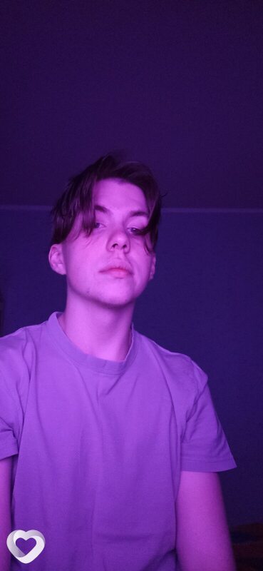 Захар, 21, Москве — анкета №1098975
