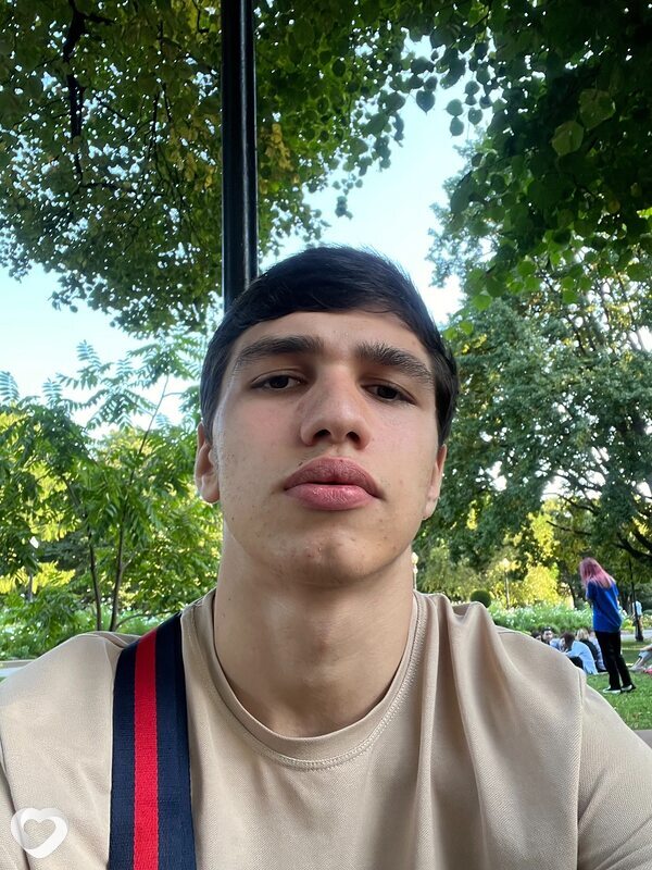 Наиль, 21, Москве — анкета №1100400