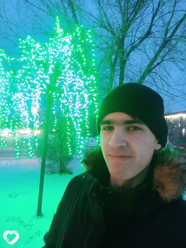 Данил, 21, Аксу — анкета №1103562