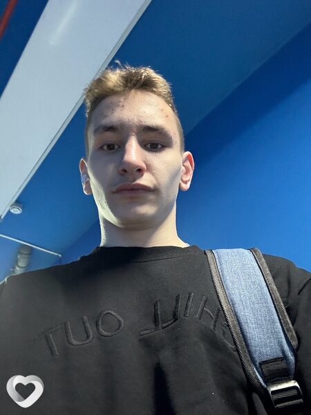 Вадим, 21, Москве — анкета №1107839