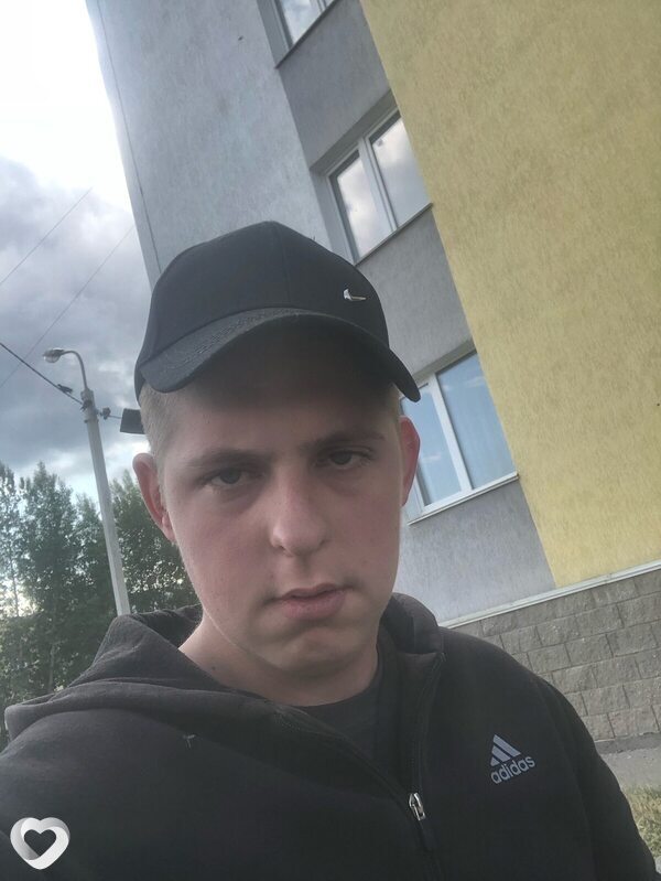 Юрий, 21, Калининграде — анкета №1107515