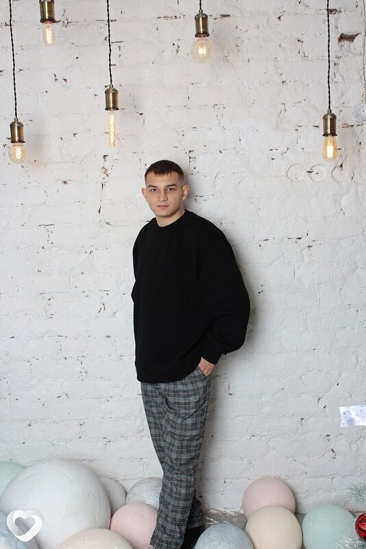 Максим, 21, Москве — анкета №1107939