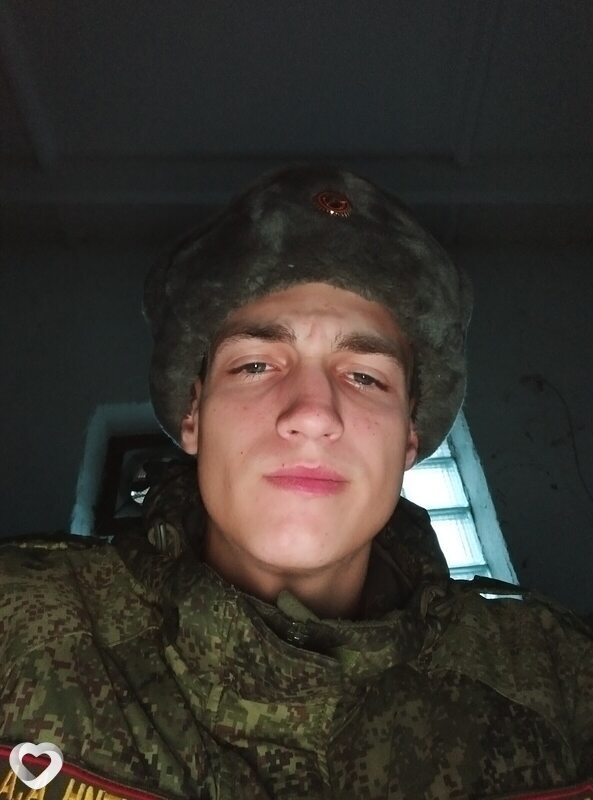 Артем, 21, Москве — анкета №1108942