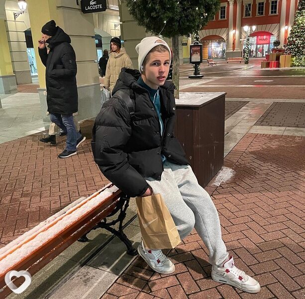 Илья, 22, Москве — анкета №1109210