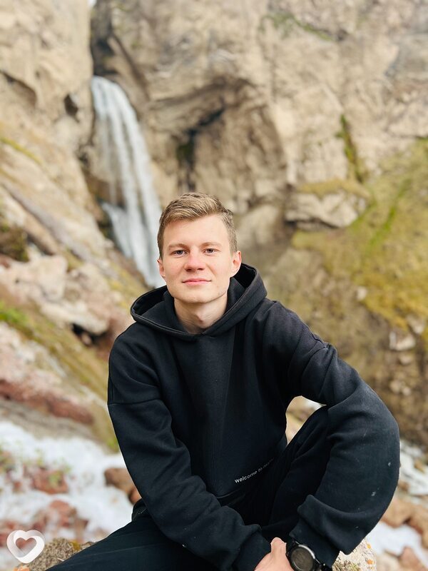 Влад, 21, Москве — анкета №1110277