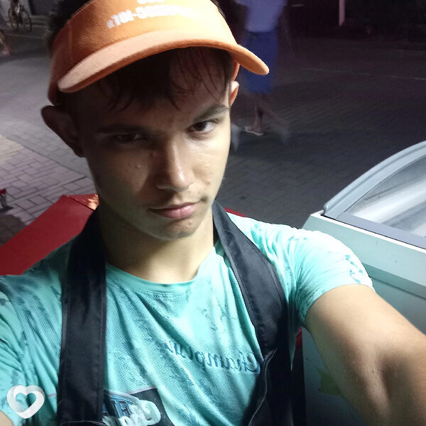 Роман, 22, Новороссийске — анкета №1110574