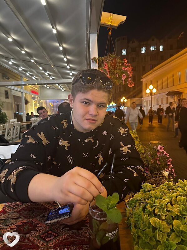 Влад, 20, Барнауле — анкета №1112623
