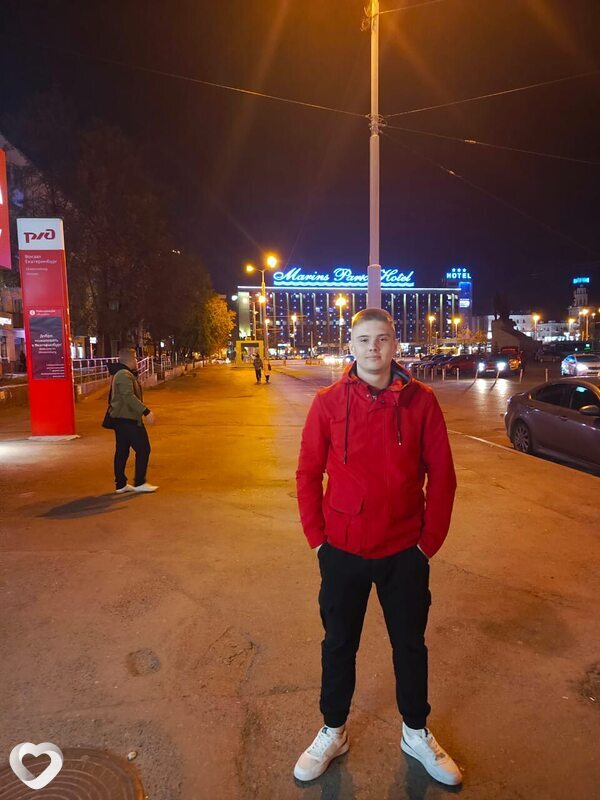 Дмитрий, 21, Омске — анкета №1113193