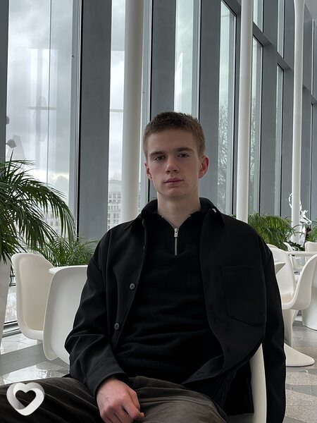 Денис, 21, Москве — анкета №1113344