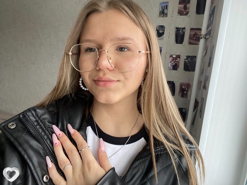 Вика, 21, Москве — анкета №1116103