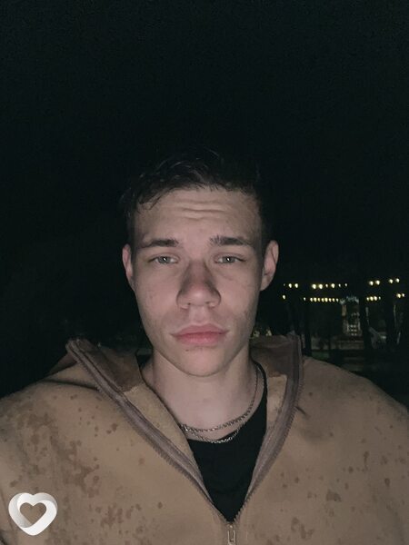 Илья, 20, Москве — анкета №1117430