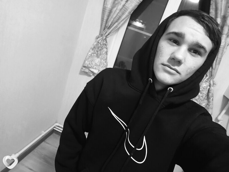 Данил, 20, Константиновске — анкета №1308359