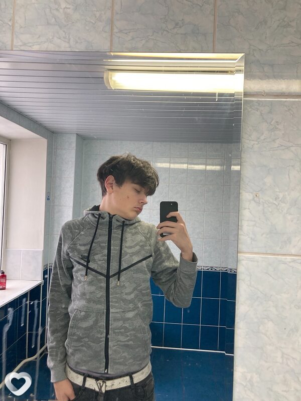 Виталик, 19, Минске — анкета №1120683