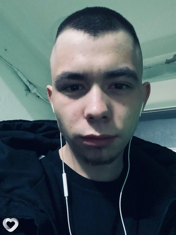 Александр, 21, Черногорске — анкета №1125810