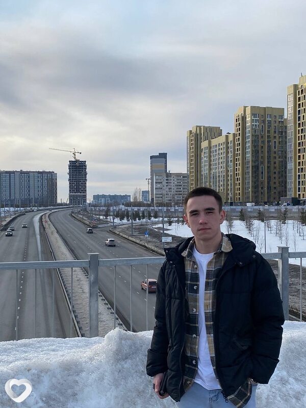 Дениска, 21, Москве — анкета №1133323