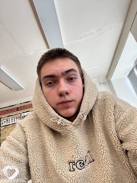 Алексей, 21, Нижневартовске — анкета №1134570
