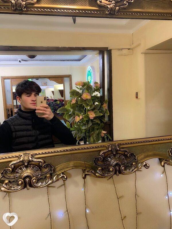 Аббос, 21, Москве — анкета №1137020