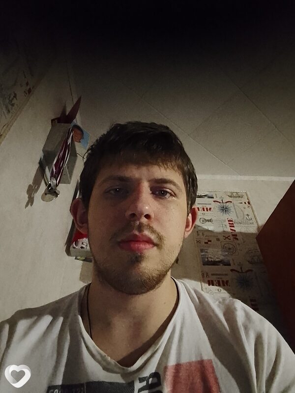 Илья, 21, Омске — анкета №1140171