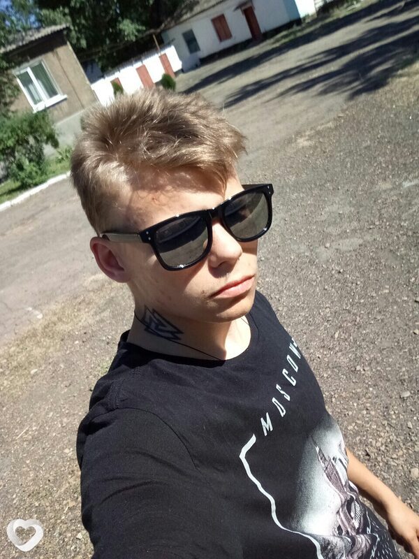Victor, 22, Красном Луче — анкета №1142841