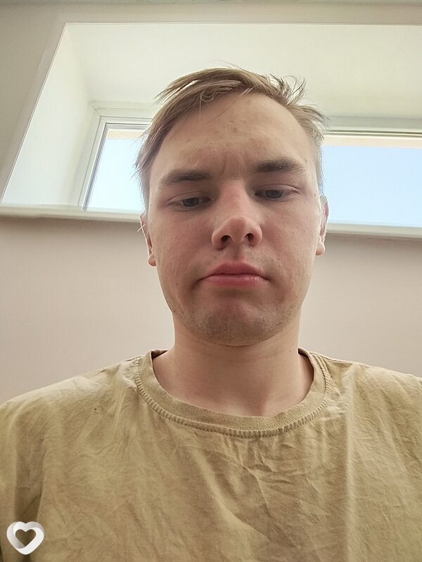 Артём, 21, Ейске — анкета №1143205
