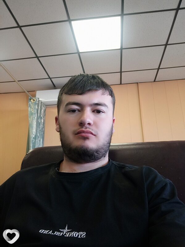 Малик, 21, Красноярске — анкета №1143943