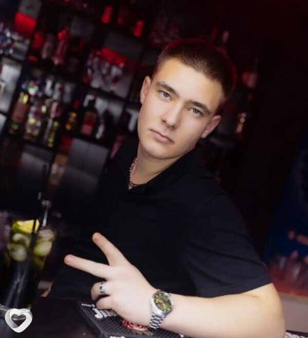 Александр, 21, Москве — анкета №1146211