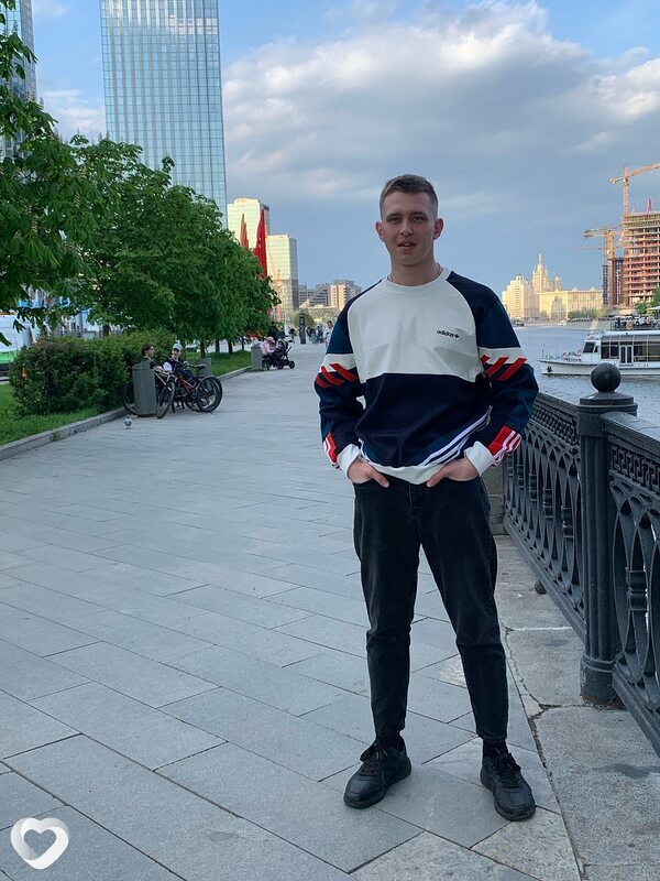 Валентин, 23, Москве — анкета №1146354