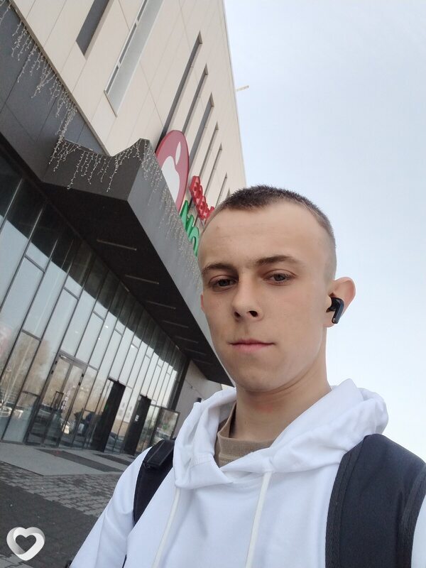 Саша, 21, Хабаровске — анкета №1147052