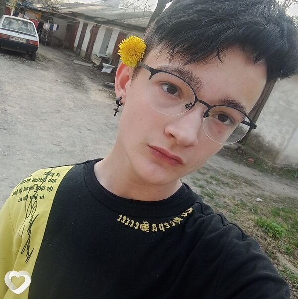 Максим, 20, Москве — анкета №1147110