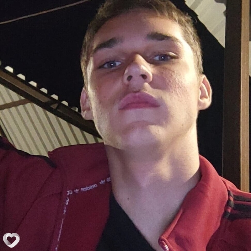 Иван, 21, Москве — анкета №1152437