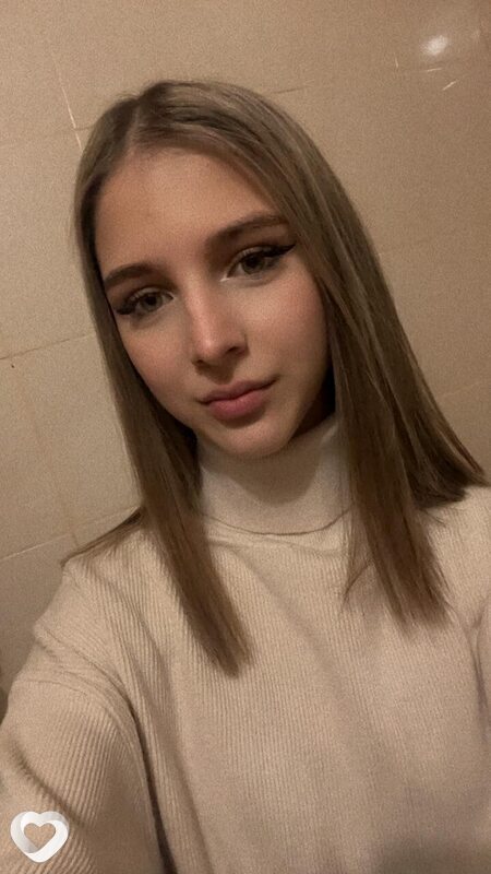 Юлия, 21, Уссурийске — анкета №1154727