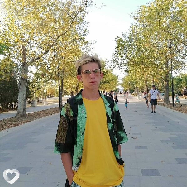 Юрий, 21, Москве — анкета №1155994