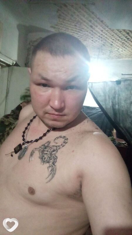 Артем, 29, Снежном — анкета №1157415