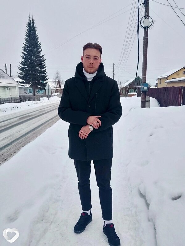 Артём, 22, Невьянске — анкета №1158818