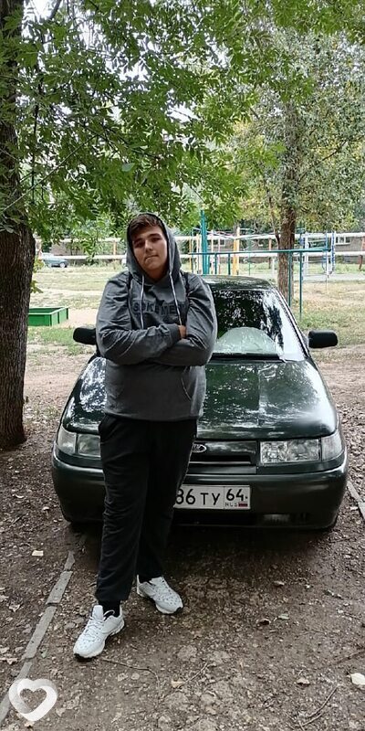 Максим, 22, Энгельсе — анкета №1159673
